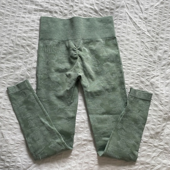 Gymshark Green Original Camo Seamless Leggings - Picture 2 of 4